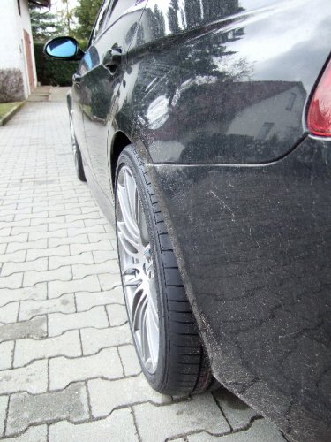 Touring mit 19 Zoll Performance 269 mit Spurverbreiterung 20mm