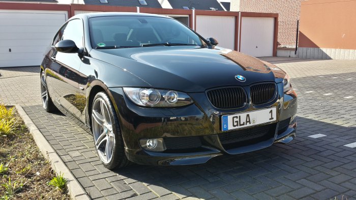 Black Sapphir E92 Coupe with BMW Performance Parts - front
