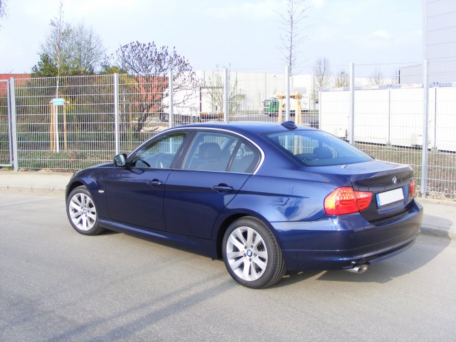 320d lci Tiefseeblau - Serie