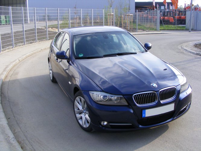 320d lci Tiefseeblau - Serie