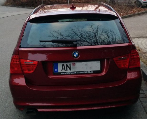 unser Karmesinroter e91 320D LCI
