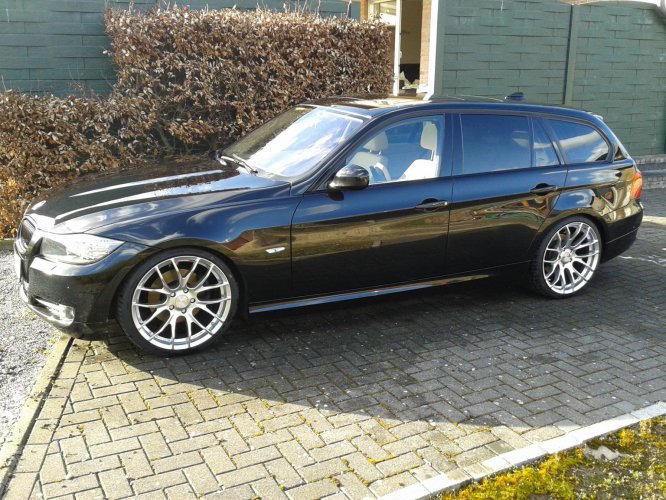 Breyton Race GTS2 mit Gewindefahrwerk ST 30 mm - Seitenansicht