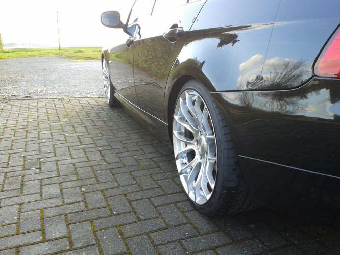 Breyton Race GTS2 mit Gewindefahrwerk ST 30 mm - schräg hinten