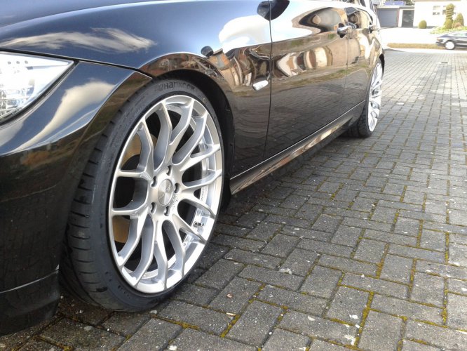 Breyton Race GTS2 mit Gewindefahrwerk ST 30 mm - schräg vorne