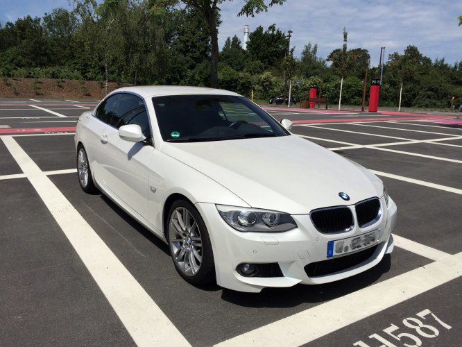 320i E93