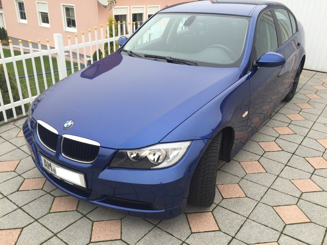 BMW E90 318i