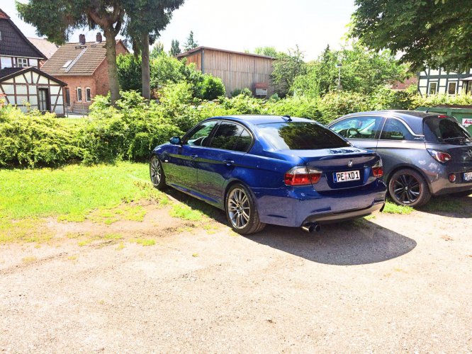 BMW 325i E90 Le Mans Blue Performance