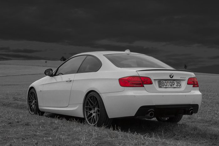 black white - red back lamps.JPG