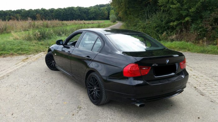 BMW_schw_Schild.jpg