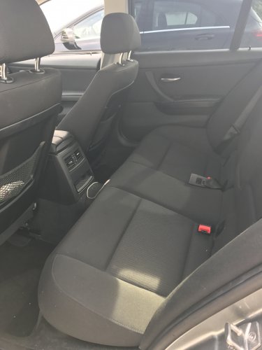 Mein E90 von innen (hinten)