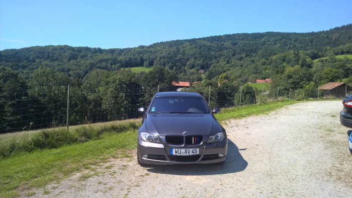 BMW E90 330i