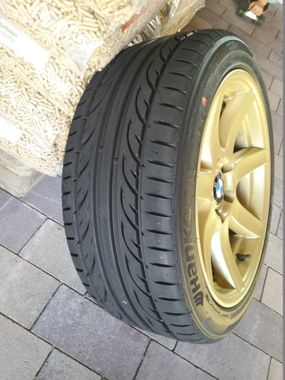 Neue Reifen Hankook V12 Evo2 225_45_17