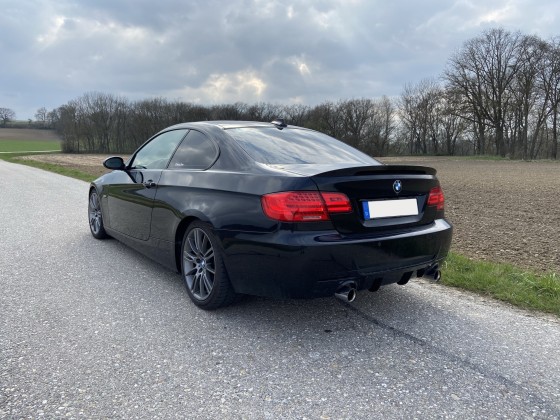 BMW '21 rear