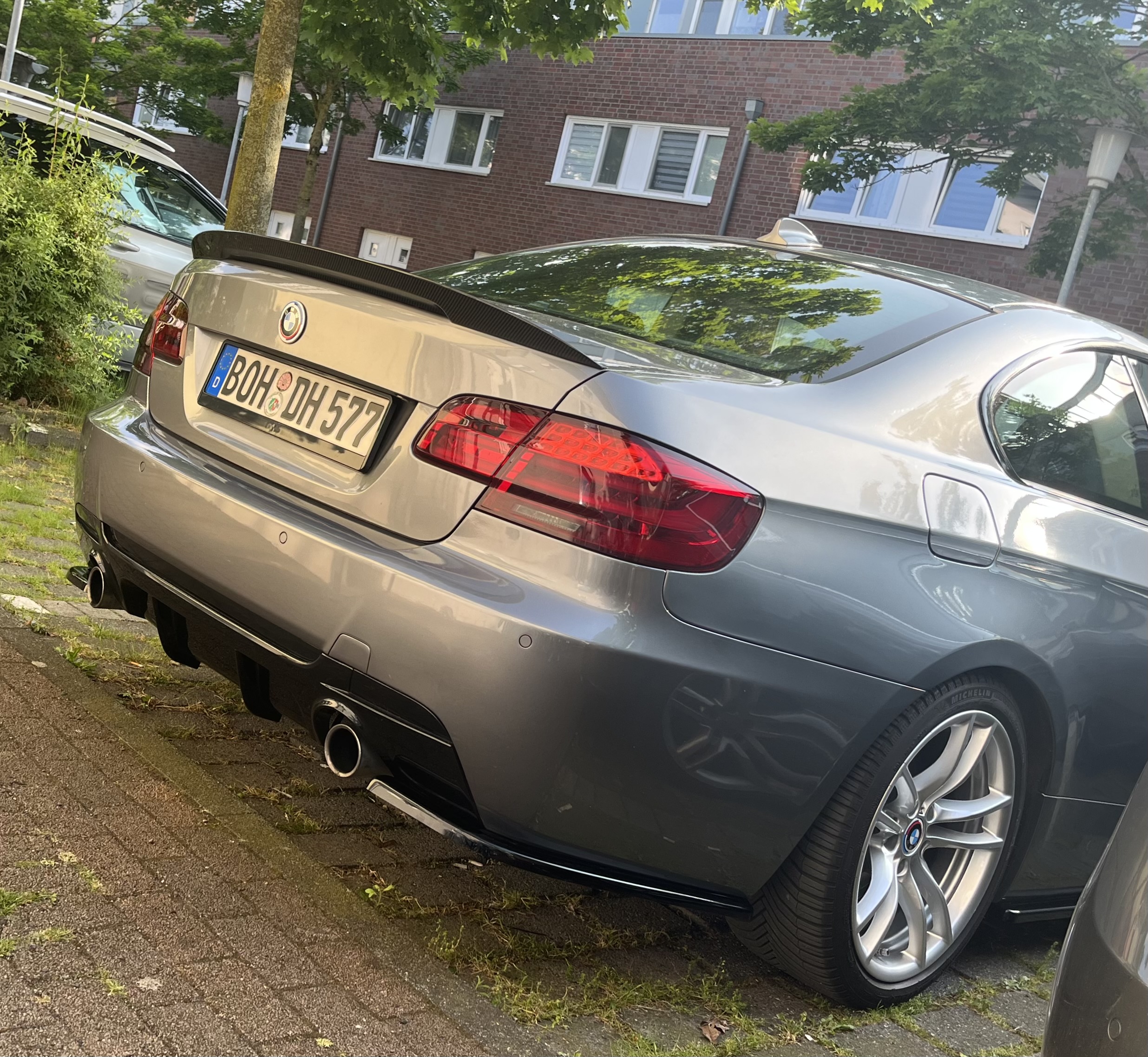 E92