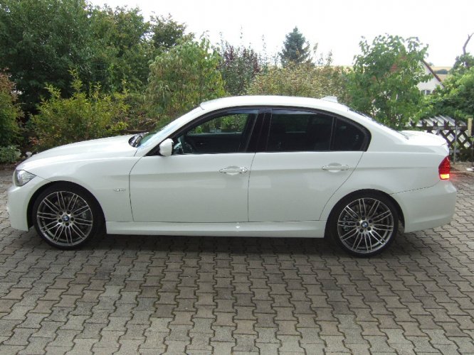 Bilder BMW 330d Limousine LCI mit Performance 269 in 19 Zoll