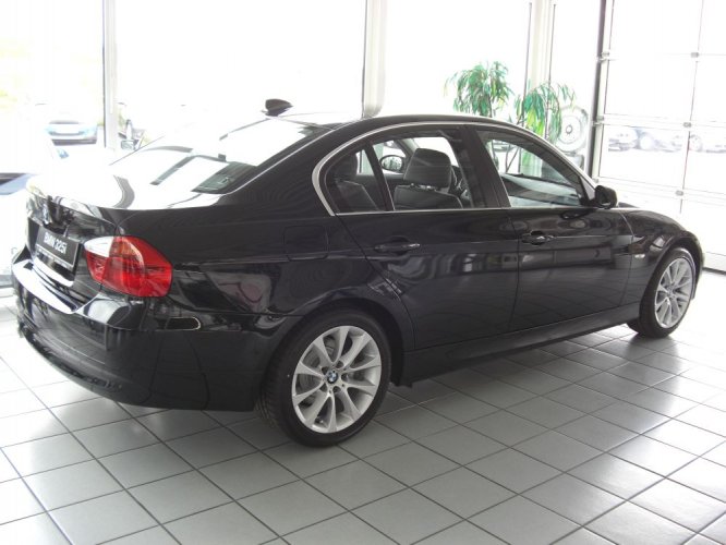 325i