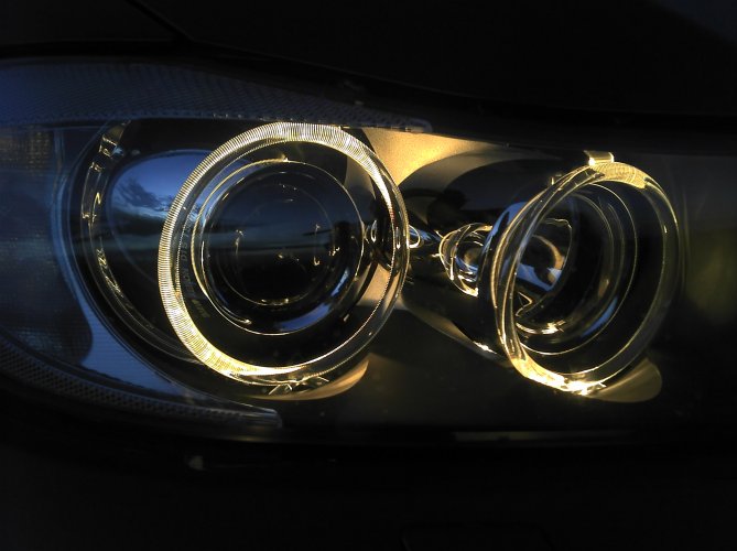 320i