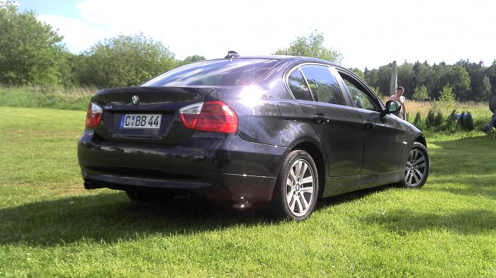 320i