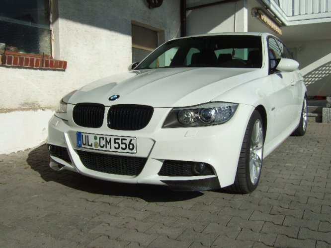 Bilder BMW 330d Limousine mit Carbonflaps und M3-Spiegelumbau
