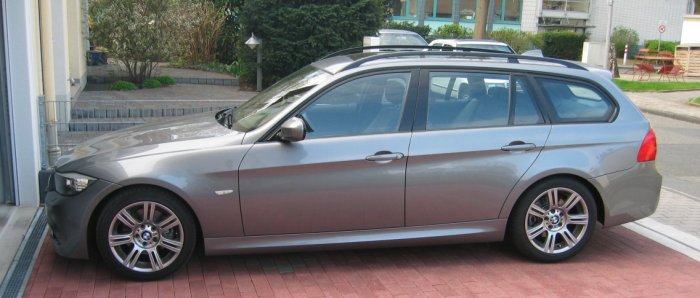 Noch mit den originalen M-Felgen...