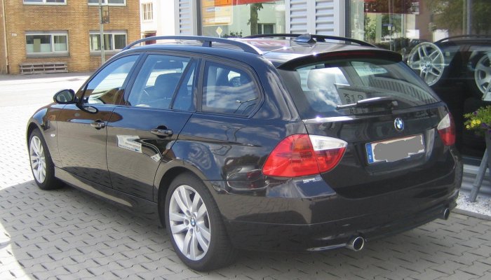 335i von links hinten