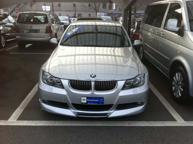 BMW E90 325