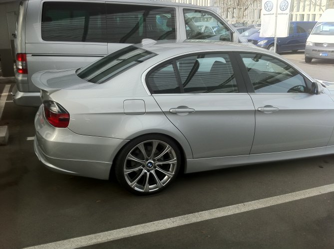 BMW E90 325
