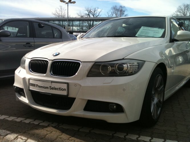 320i front