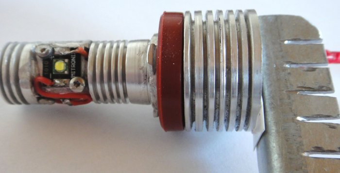 Lampe seitlich, Detail