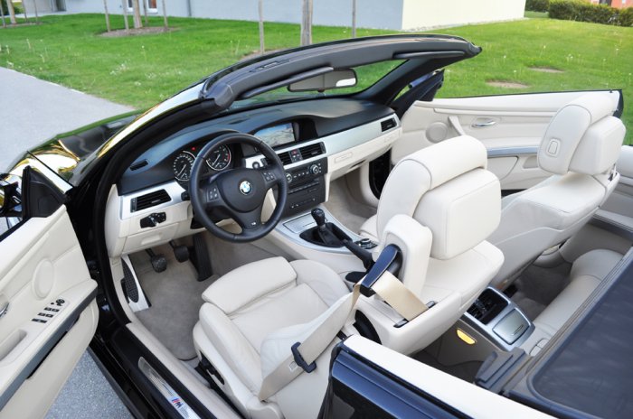 E93 325i saphirschwarz/creme-beige mit ///M-Paket