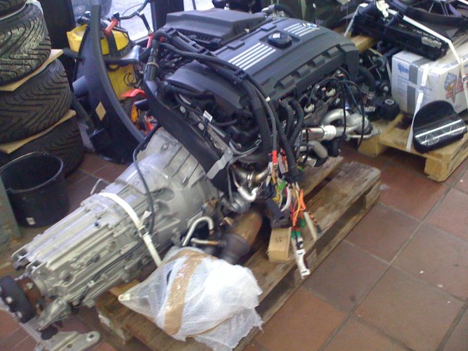 Motor&Getriebe angeliefert.jpg