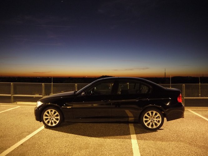 E90