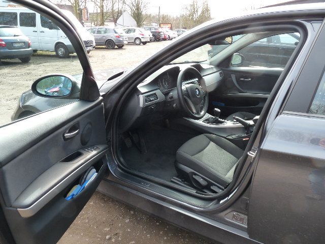 BMW E90_6.jpg