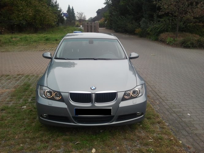 320i