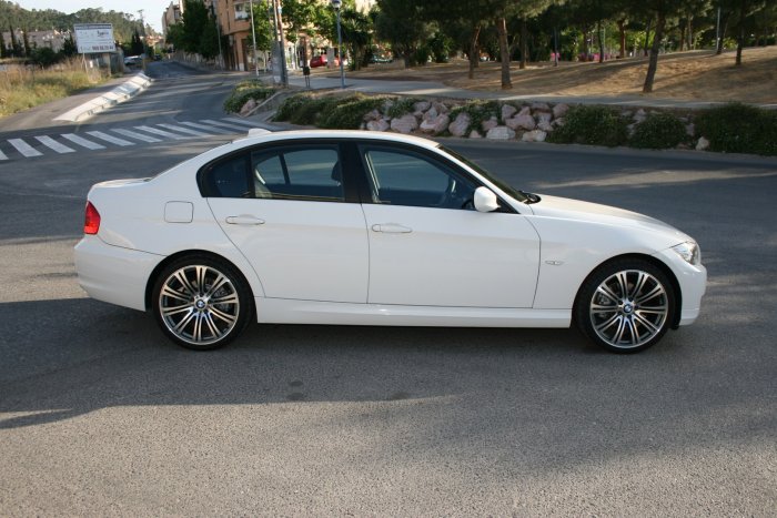 BMW 325i E90 (06-2007)