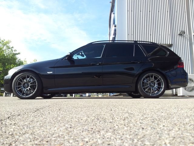 BMW_335i_Seitenansichtgross.jpg