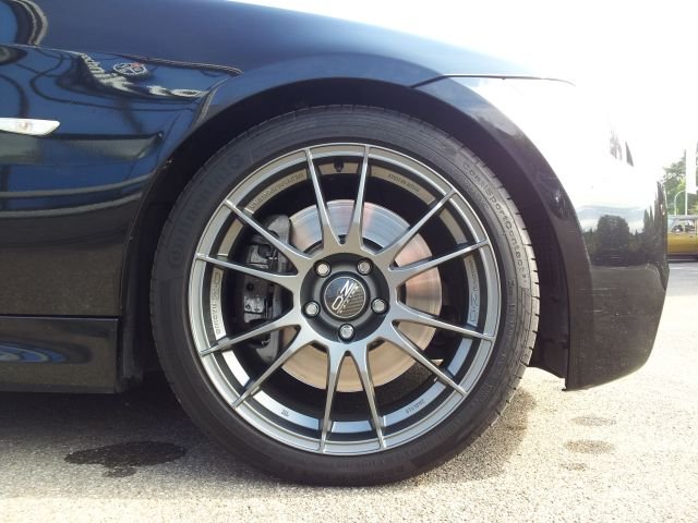 BMW_335i_Vorderrad.jpg