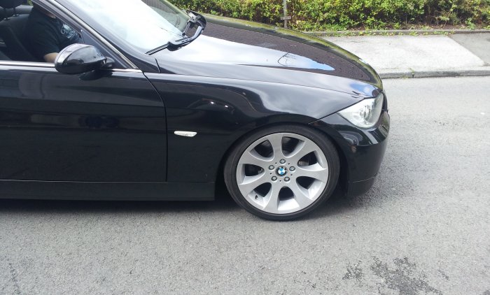 BMW-Limo-Saphirschwarz Metallic