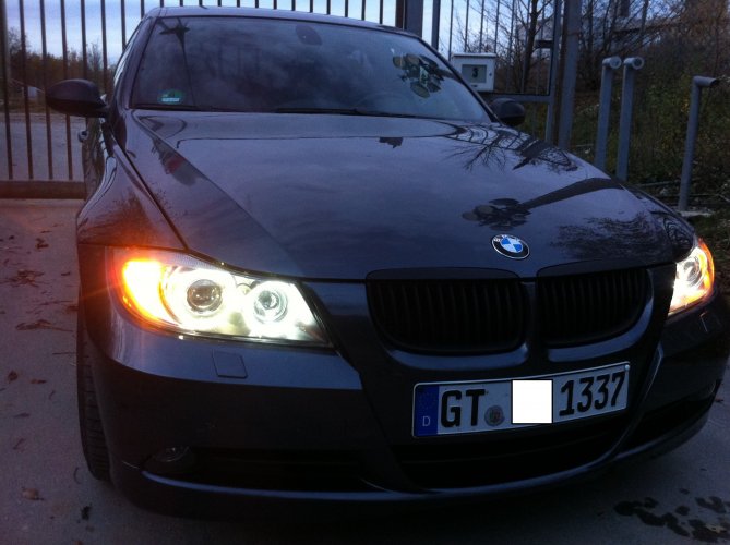 Bmw 330i Sparkling Graphite Frontansicht