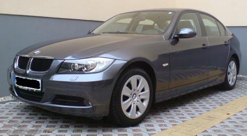 BMW320i