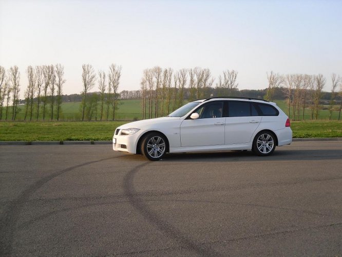 BMW 3.jpg