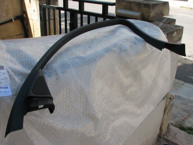 Cover for window frame BMW E90