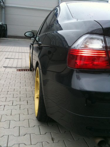 E90