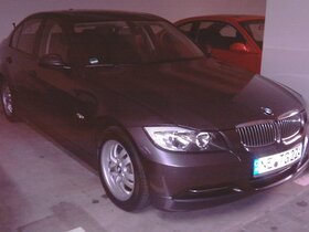 Frisch gekauft und geputzt in der Garage