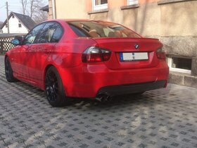 e90