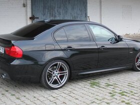 e90