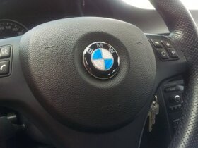 Carbon Emblem neu Lenkrad.jpg