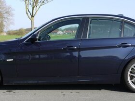 E90 330d monacoblau